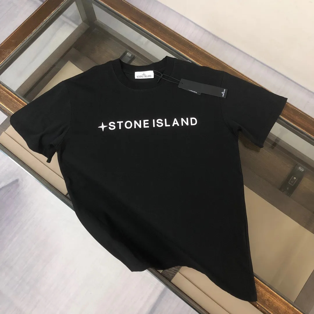 P180 Stone Island 2025 latest T-shirt, couple style ~ original order, fashionable and casual short T-shirt, three-dimensional logo letter logo silicone printing technology on the chest! Specially supplied with customized cotton fabrics ~ Cotton T-shirts ~ Pre-washed to prevent deformation and shrinkage, making the upper body more comfortable and breathable ~ All available from stock ~ Unique design style, trendy must-have item, complete with three standards 👍 Color: black/white/dark gray/brown Size: S M L XL (larger version, please indicate your height and weight when placing an order)